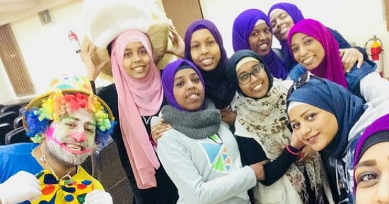 صور.. نوبة الخير تساعد فى علاج أطفال أبو الريش بـ"الضحكة والفرحة"
