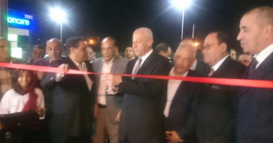 صور.. محافظ أسوان يفتتح مهرجان أسوان للتسوق "كولكشن"