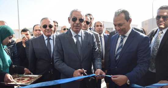 وزير الصناعة يفتتح مصنعا للعدادات الذكية وخطا لطباعة مواد التعبئة بـ6 أكتوبر
