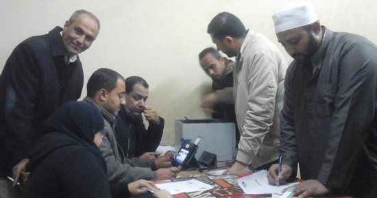 أهالى أبو كبير يوثقون 1800 توكيل تأييدا للرئيس السيسي  