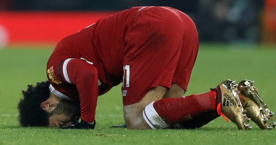 صحافة إنجلترا: محمد صلاح أزعج دفاع مانشستر سيتى