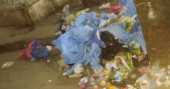 صور .. اضبط مخالفة .. انتشار القمامة والنفايات بمنطقة القومية بالزقازيق