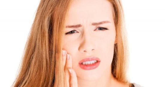 7 أسباب مختلفة لظهور قرح الفم المستمرة