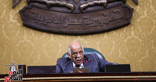 رئيس البرلمان: بعض النواب يتعاملون مع مركز مشبوه يسعى لتعطيل التشريعات