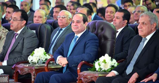 السيسي يوجه رسالة للسودان وإثيوبيا: "مصر لا تتآمر.. ومش هتحارب أشقاءها".. ويؤكد: قواتنا العسكرية لا تعنى الطغيان على الآخرين.. وتطوير الجيش أمن قومى.. ويطالب الإعلام بالانتباه للعلاقة مع الأشقاء