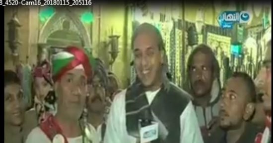 فيديو.. مراسل "آخر النهار" يظهر بـ"جلباب وعمة" خلال تغطية احتفالات مولد الحسين