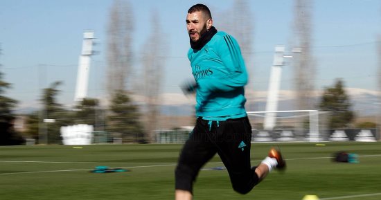 بنزيما يعود لتدريبات ريال مدريد استعدادًا لمواجهة ليجانيس بالكأس