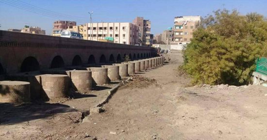 صور .. محافظ سوهاج : خطة عاجلة للحفاظ على الهويس الأثرى بحى غرب