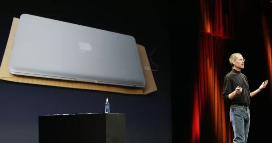 أبل تحتفل بمرور 10 سنوات على إطلاق لاب توب MacBook Air