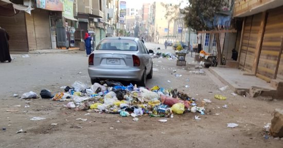 صور .. اضبط مخالفة.. انتشار القمامة والاشغالات بشوارع الواسطى ببنى سويف 
