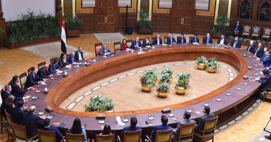  السيسي لمستثمرين عالميين:لدينا استقرار سياسي وفرص بجميع القطاعات