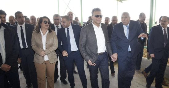 وزيرا النقل والتضامن يتفقدان مزرعة أرض الخير بالخارجة
