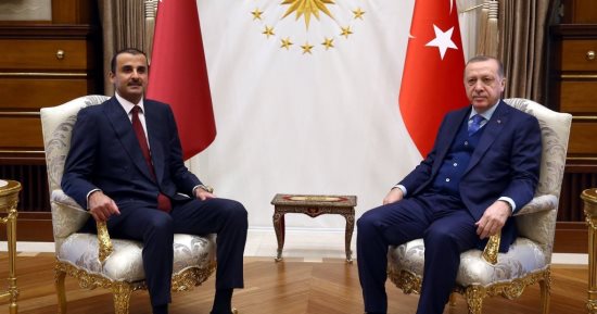 لماذا فتح تميم أبوابه لـ"الاحتلال التركي" وأطاح بـ"بن ناصر" بسبب اعتراضه.. مجلة أمريكية تكشف: الإخوان قاسم مشترك بين أجندة أنقرة والدوحة لتخريب المنطقة.. والبلدين تبادلا استضافة الرموز المدرجة بقوائم الإرهاب