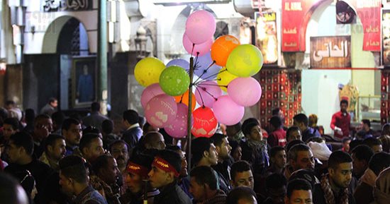 الآلاف يحتفلون الليلة بذكرى استقرار رأس الحسين
