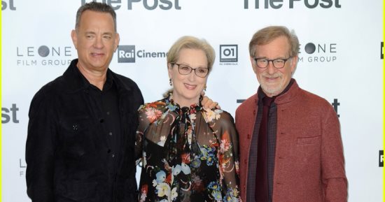 ميريل ستريب وتوم هانكس و ستيفن سبيلبرج فى العرض الخاص لفيلم THE POST فى إيطاليا