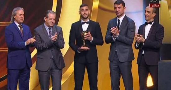 فوزى غلام يتوج بجائزة أفضل لاعب جزائرى لعام 2017