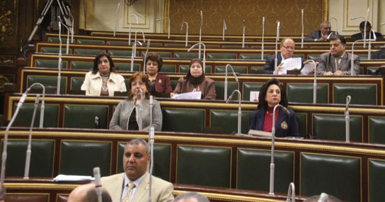 صور.. البرلمان يوافق على إلغاء تغيير 16 نائبًا للجانهم النوعية