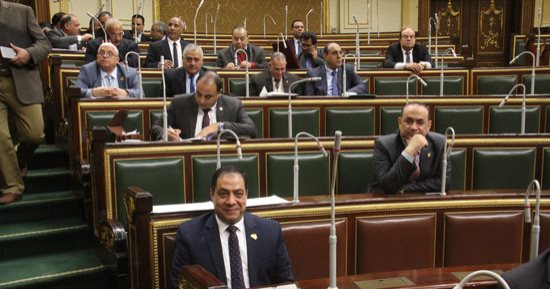 نواب يدعون لمراجعة أبحاث الحشرات قبل نشرها.. ومطالب بمنطقة تجارة بأفريقيا