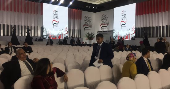 صور.. الاستعدادات الأخيرة لانطلاق مؤتمر حكاية وطن بحضور الرئيس السيسي