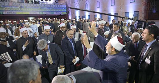 أمين مؤتمر نصرة القدس: استخدام البندقية بديلا للكلمة تصرف خاطيء