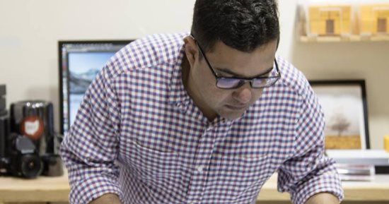 المعرض الشخصى الأول للفنان إبراهيم الخالدى بأتيليه جدة.. الأربعاء
