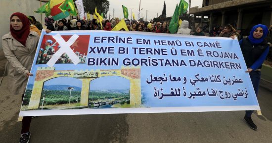 صور.. أكراد سوريا يتحدون "أردوغان": أراضينا مقبرة للغزاة