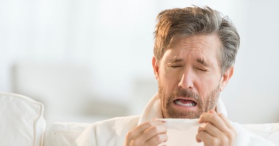 احذر.. هذه العادة الخاطئة أثناء العطس تقودك لتمزق طبلة الأذن