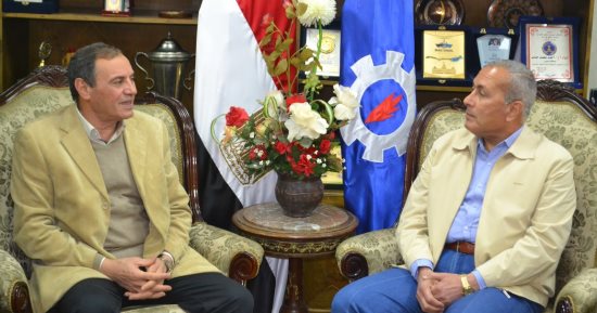 محافظ السويس يستقبل رئيس الهيئة القومية لمياه الشرب والصرف الصحى