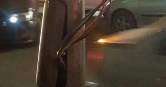 شكوى من أعمدة إنارة بأسلاك عارية بشارع أبو قير فى الإسكندرية