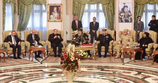 محافظ الإسكندرية يقدم التهنئة للبابا تواضروس والأخوة الأقباط بعيد الغطاس