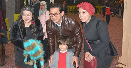 صور.. أحمد عيد يحتفل مع جمهوره بفيلم "خلاويص"