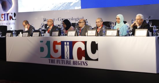 صور.. عميد طب المنصورة: الخل أو اليود يكشف الخلايا السرطانية بعنق الرحم