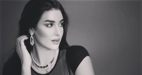 ياسمين صبرى فى إنجلترا للعلاج الطبيعى وتؤجل إجراء عملية الرباط الصليبى