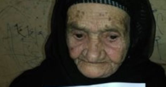 معمرة تحرر توكيلا للسيسي وتتبرع بـ30 ألف جنيه لصندوق تحيا مصر