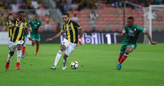 فيديو.. كهربا يهدد مرمى أهلى جدة بـ3 تسديدات فى ديربى جدة 