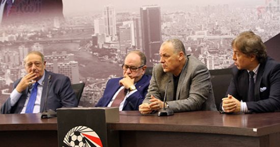 الخطيب وأبو ريدة ومجدى عبد الغنى ونجوم الكرة فى مؤتمر الجبلاية لدعم السيسي