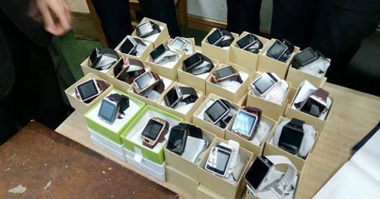 صور.. جمارك مطار برج العرب تضبط محاولة تهريب كمية من أجهزة تنصت وتجسس