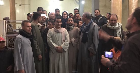 سحر صدقى تجتمع بأهالى القرية العمرة بقنا وترفع مطالبهم للمسئولين
