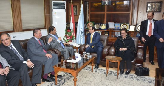 صور.. محافظ كفر الشيخ يستقبل 3 محافظين لتدشين مشروع "مصنعك بقريتك"