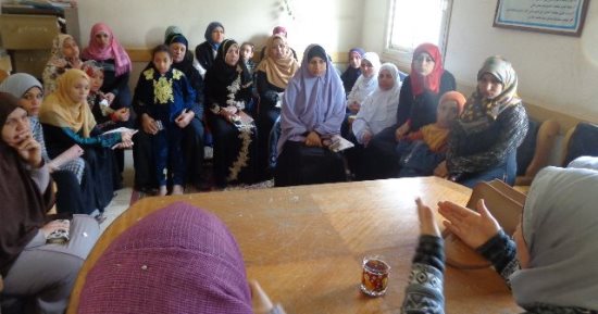 كلية التمريض بالمنوفية تكافح الفيروسات والعدوى فى قافلة توعوية