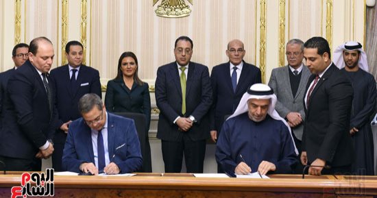 وزير قطاع الأعمال العام: مشروع مصنع السكر بالمنيا يوفر 200 ألف فرصة عمل (صور)