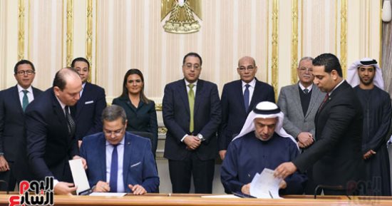 صور.. القائم بأعمال رئيس الوزراء يشهد اتفاقية تعاون بين "الزراعة والاستثمار" 