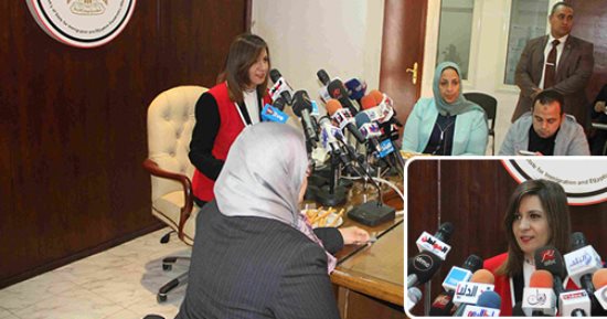 وزيرة الهجرة تعلن تدشين منصة إلكترونية للمصريين فى الخارج لتلقى استفساراتهم بشأن انتخابات الرئاسة أول فبراير.. نبيلة مكرم: من حق المهاجر غير الشرعى الإدلاء بصوته.. 6 محظورات تبطل صوتك.. وجولتى المقبلة بالسعودية