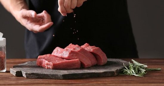 اعرفى الطرق الصحية لطبخ اللحوم عشان تحتفظ بقيمتها الغذائية 