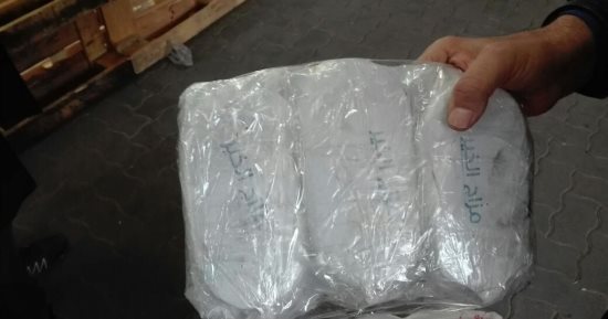 جمارك ميناء دمياط تحبط تهريب شحنة حشيش داخل حاوية تفاح قادمة من لبنان