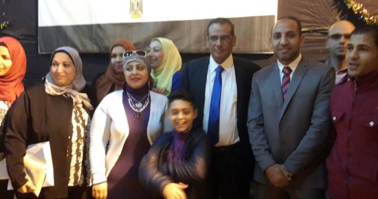 صور.. تكريم  رجال الشرطة والجيش  وشهدائهم بقصر ثقافة كفر شكر