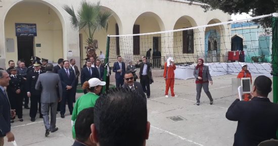 نزيلات سجن القناطر يهزمن نواب لجنة حقوق الإنسان فى مباراة كرة طائرة
