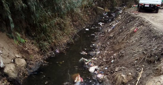 أهالى كفر خضير بالبحيرة يطالبون بتغطية ترعة الضاهر الشرقى