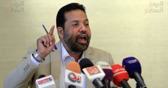 رجب حميدة عن ترشح عنان: رؤوس الفتنة تطل علينا.. والمحترمون استقالوا من حزبه (صور)