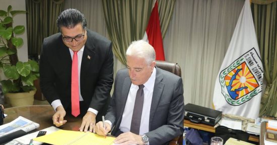محافظ جنوب سيناء: فحص جميع العاملين والزائرين بالمدن السياحية لمواجهة كورونا